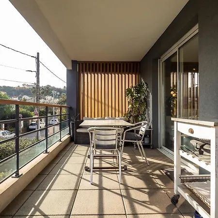 Tres Bel Apartment *
